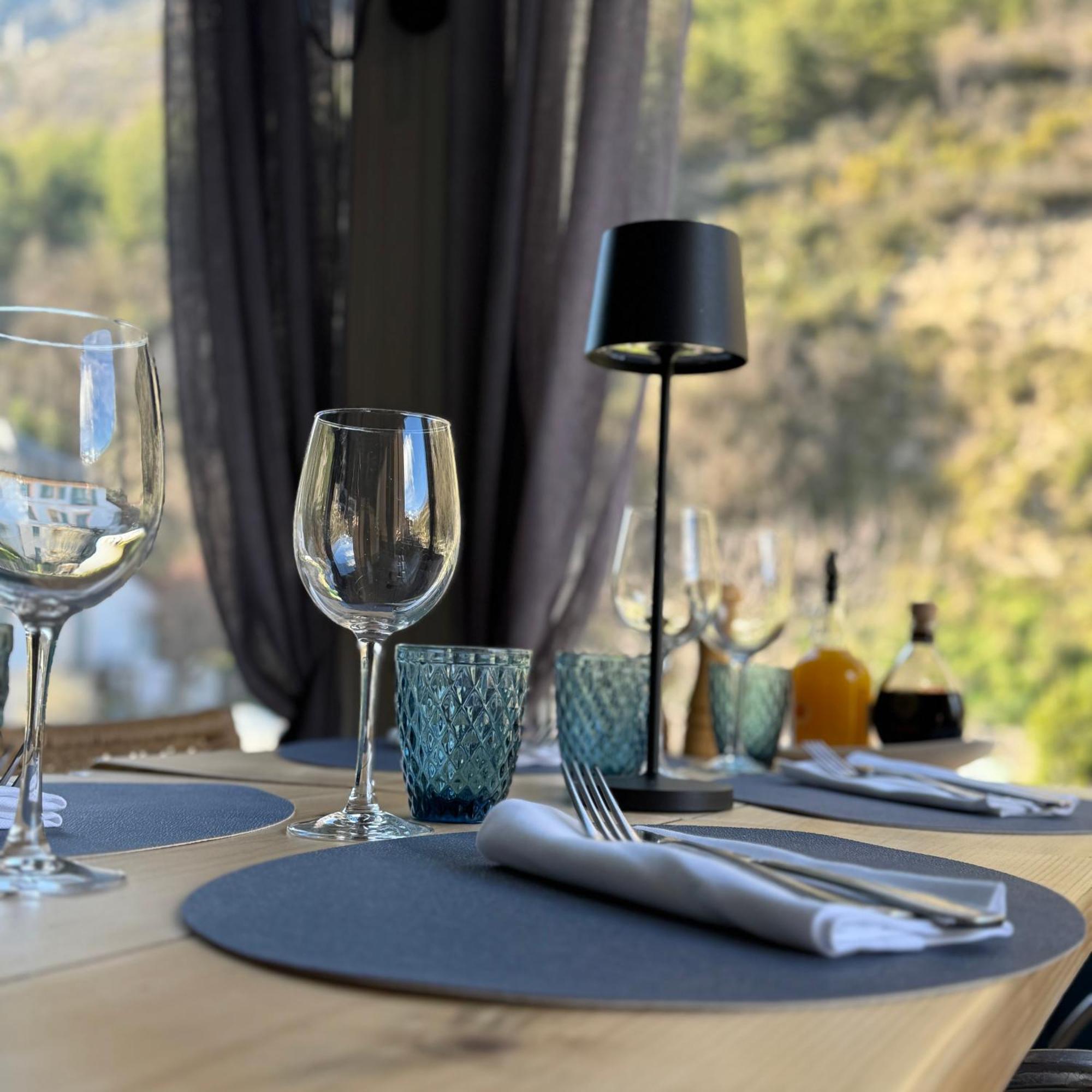 Hotel Fleur Des Alpes La Brigue Bagian luar foto