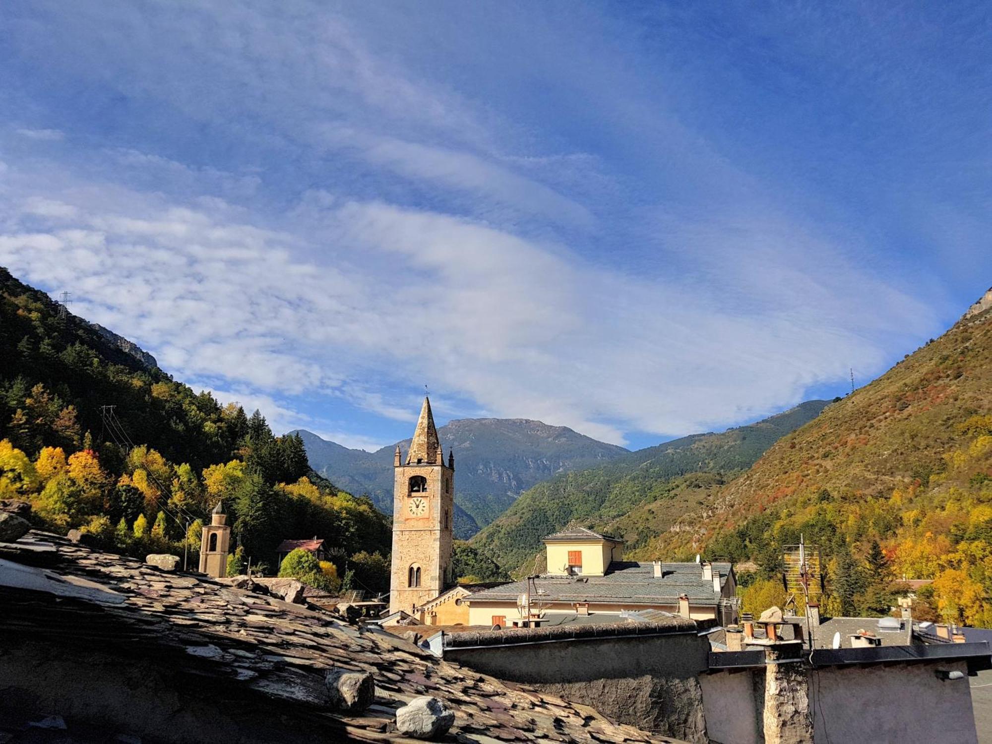 Hotel Fleur Des Alpes La Brigue Bagian luar foto